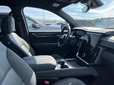 2025 GMC Acadia AT4