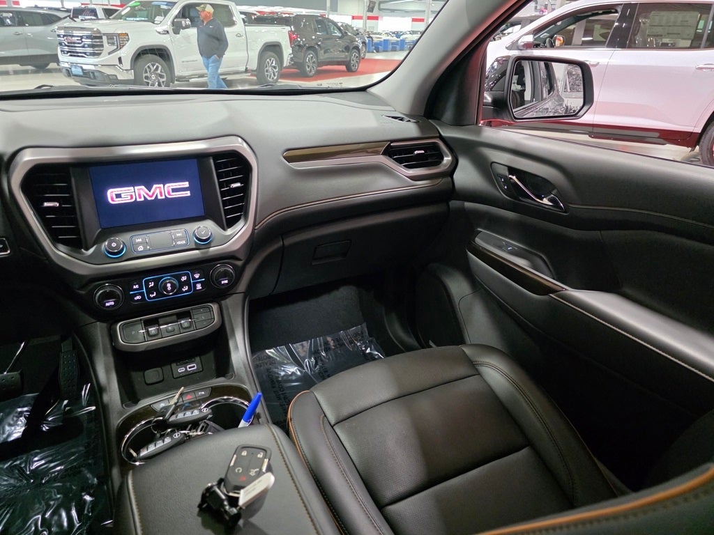 2023 GMC Acadia AT4