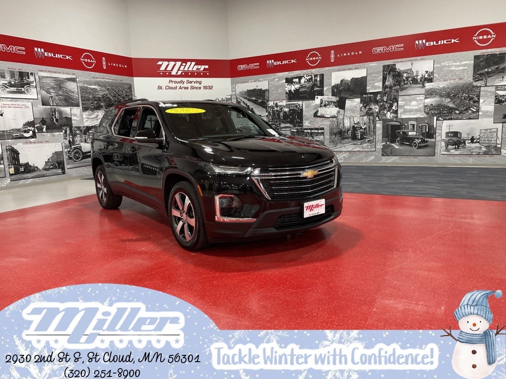 2023 Chevrolet Traverse LT Leather