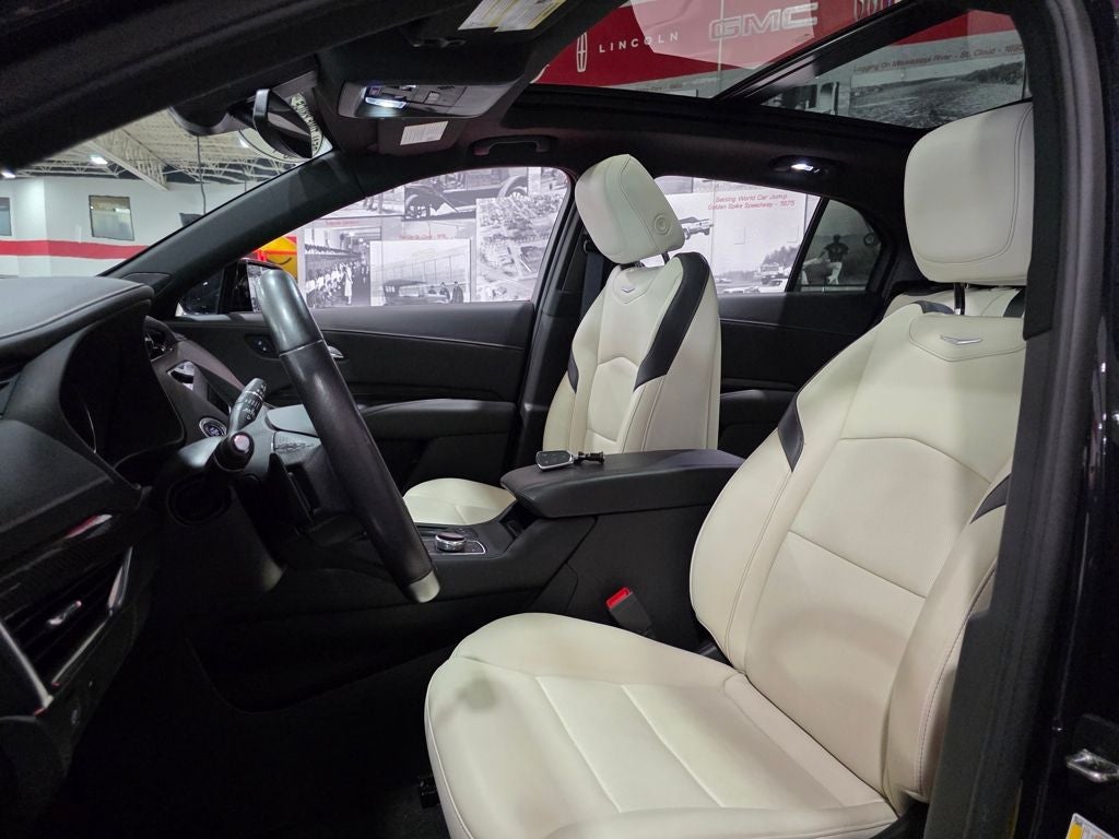 2023 Cadillac XT4 Sport
