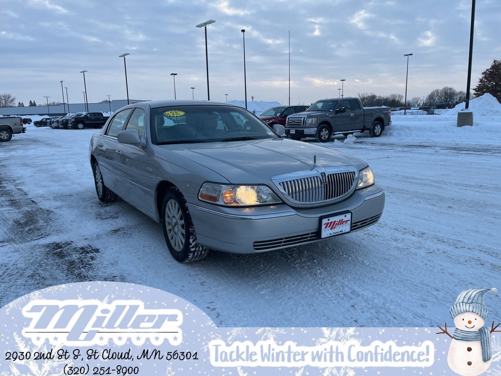 2004 Lincoln Town Car Signature
