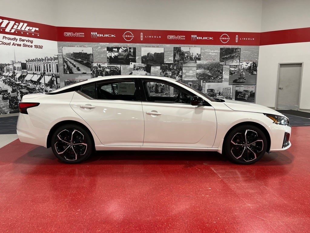 2025 Nissan Altima 2.5 SR