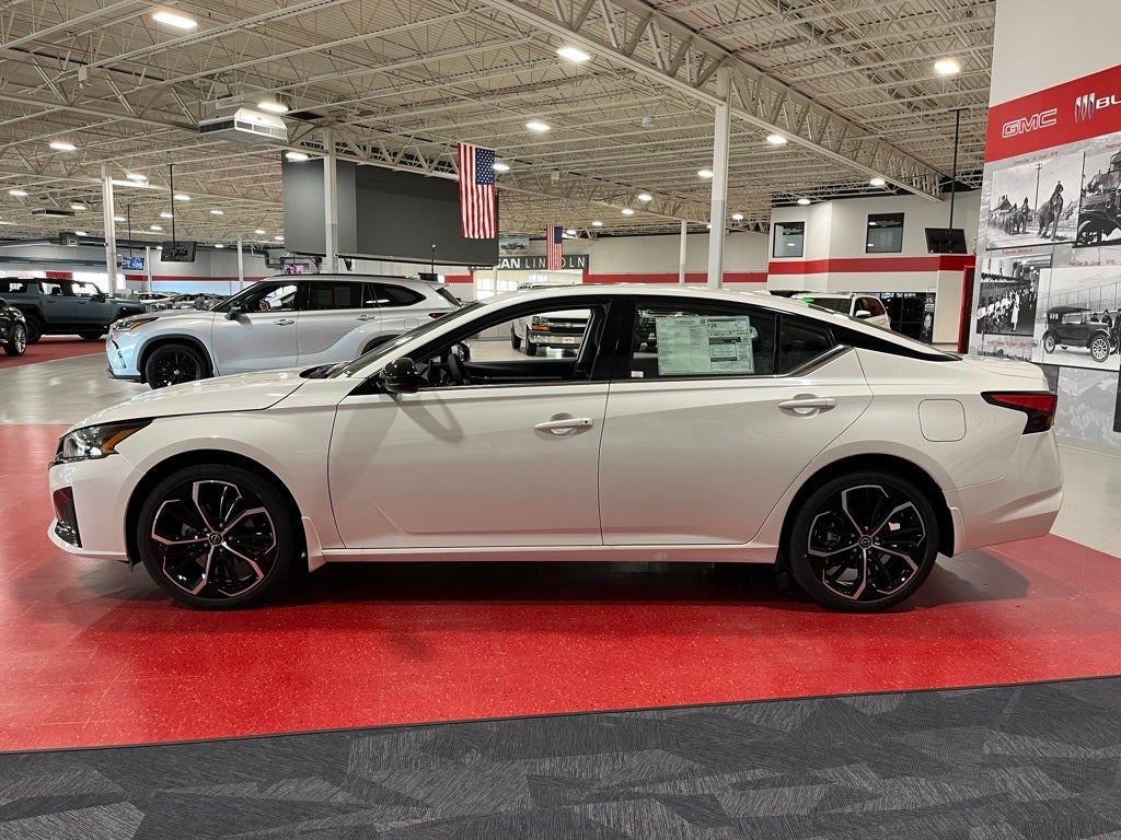 2025 Nissan Altima 2.5 SR