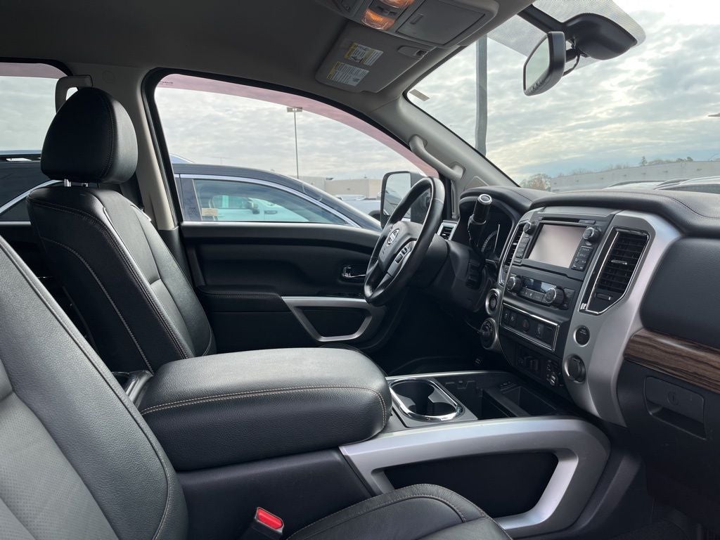 2017 Nissan Titan SL