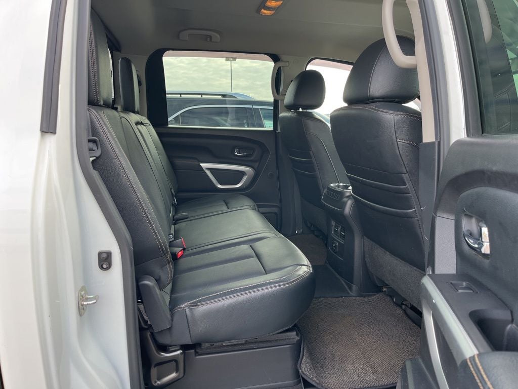 2017 Nissan Titan SL