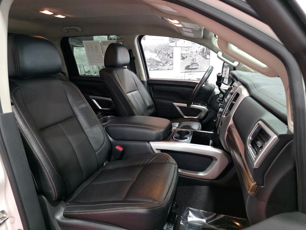 2017 Nissan Titan SL