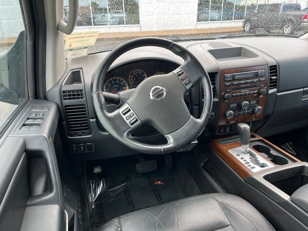 2009 Nissan Titan LE