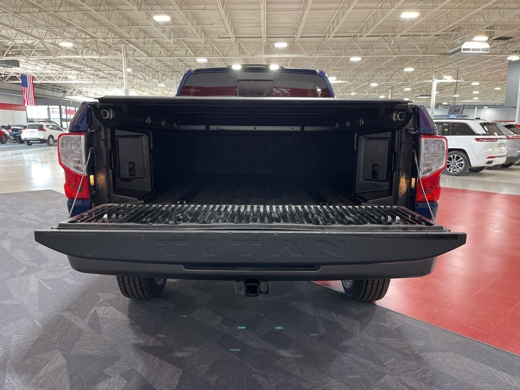 2016 Nissan Titan XD Platinum Reserve Carbravo