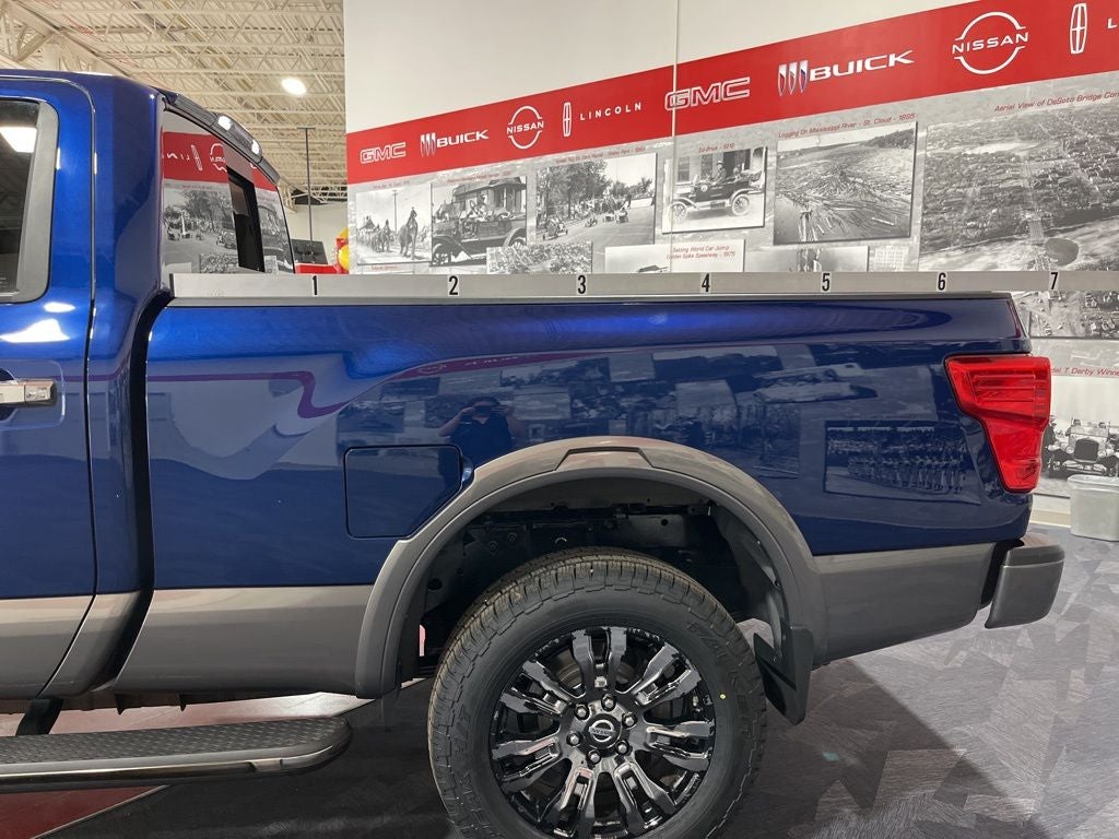 2016 Nissan Titan XD Platinum Reserve Carbravo