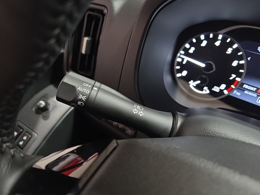 2027 Nissan Frontier SV