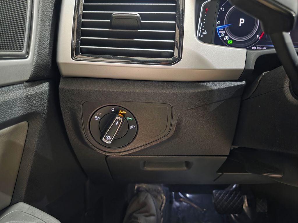 2022 Volkswagen Atlas Cross Sport 3.6L V6 SE w/Technology