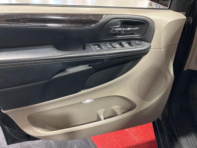 2016 Chrysler Town & Country Touring