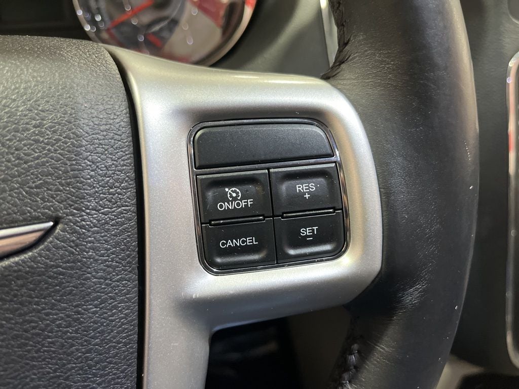 2016 Chrysler Town & Country Touring