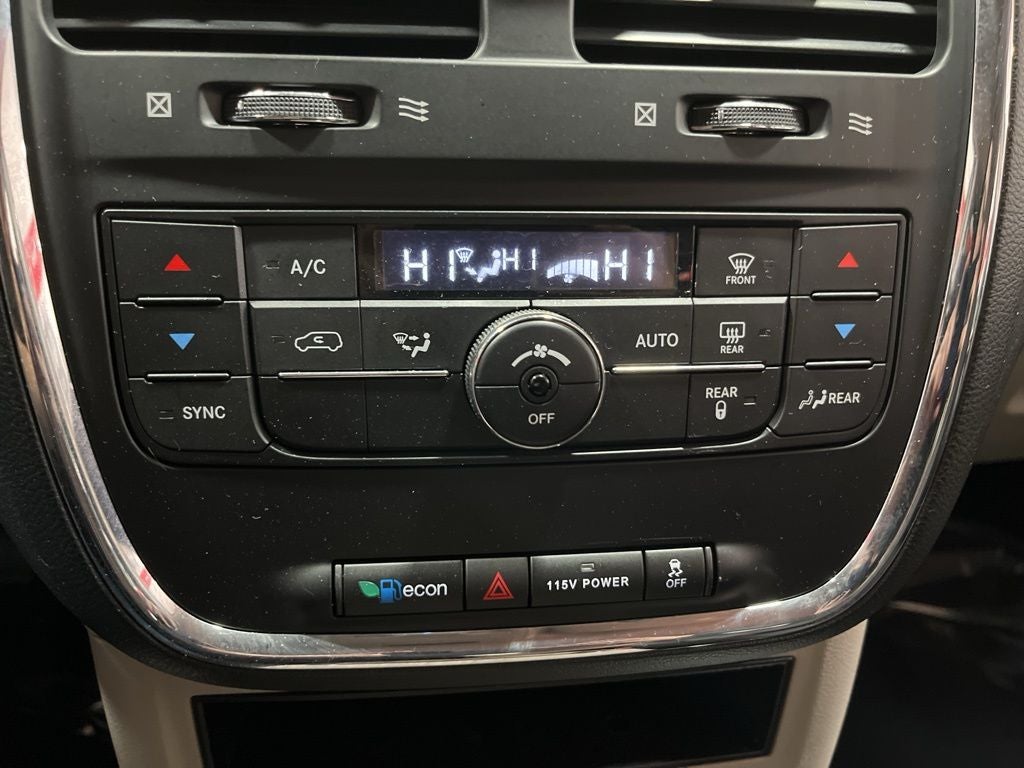 2016 Chrysler Town & Country Touring