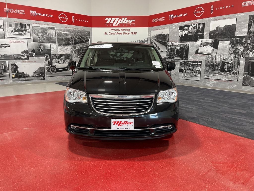 2016 Chrysler Town & Country Touring