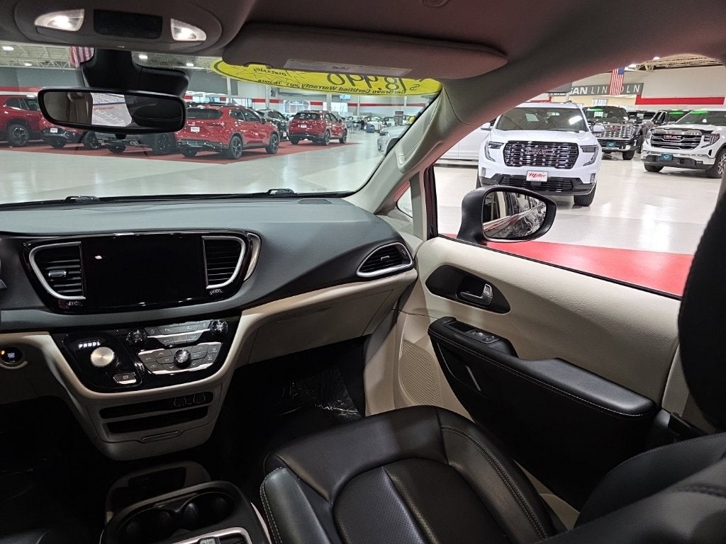 2023 Chrysler Pacifica Touring L Carbravo GM CPO