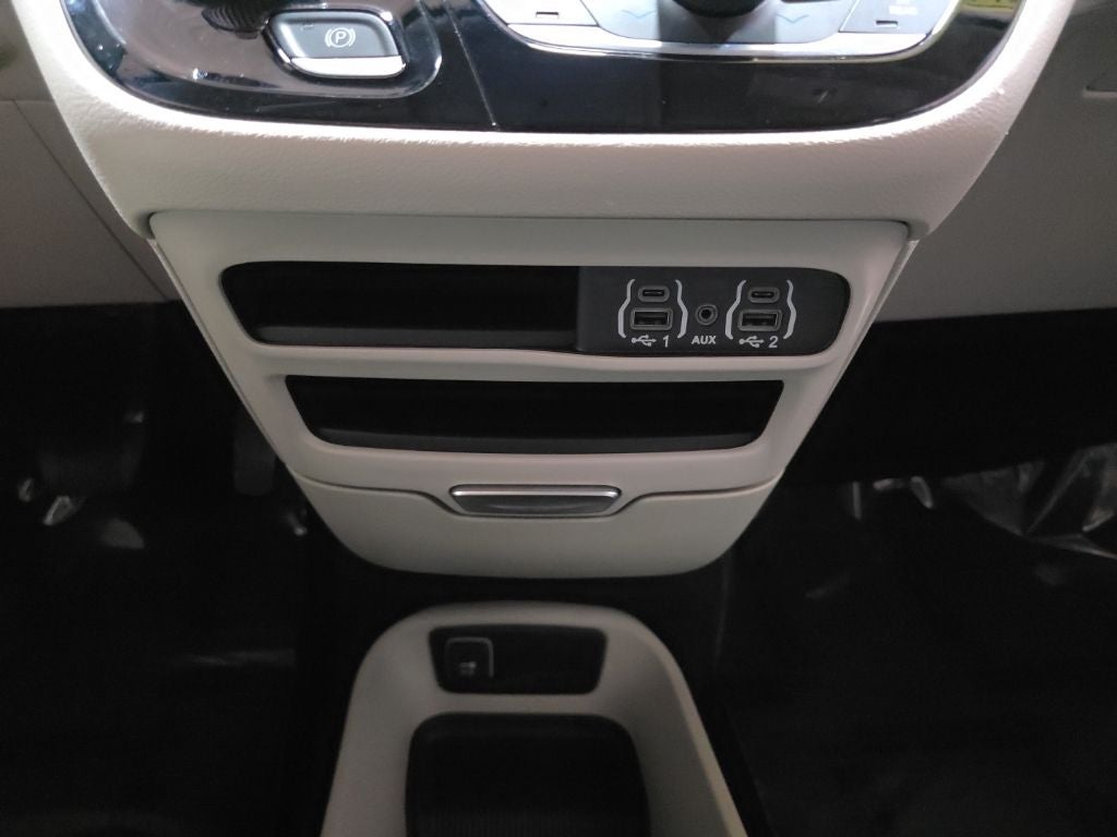 2024 Chrysler Pacifica Touring L CarBravo Certified