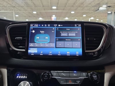 2024 Chrysler Pacifica Touring L CarBravo Certified