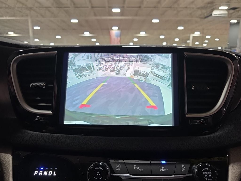 2024 Chrysler Pacifica Touring L CarBravo Certified