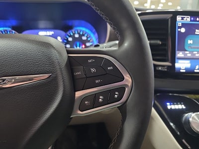 2024 Chrysler Pacifica Touring L CarBravo Certified