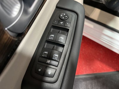 2024 Chrysler Pacifica Limited Carbravo CPO