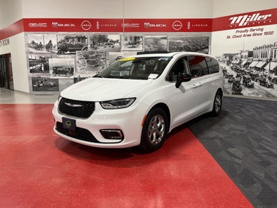 2024 Chrysler Pacifica Limited Carbravo CPO