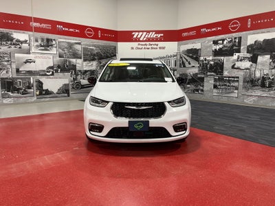 2024 Chrysler Pacifica Limited Carbravo CPO