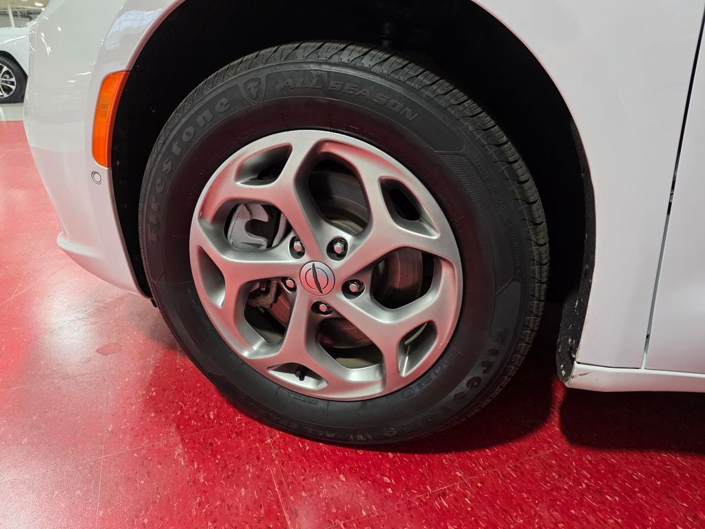 2024 Chrysler Pacifica Limited Carbravo CPO