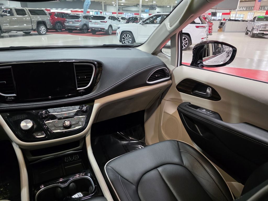 2024 Chrysler Pacifica Limited Carbravo CPO