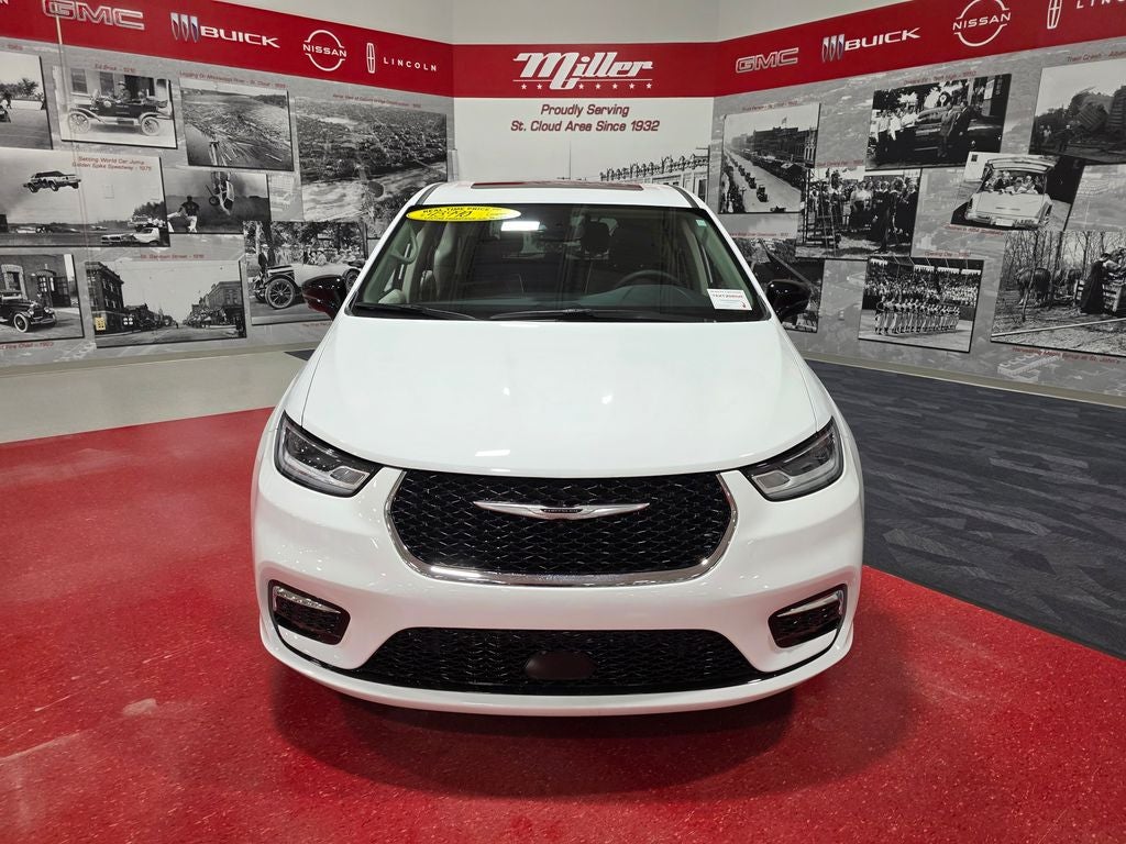 2024 Chrysler Pacifica Limited Carbravo CPO