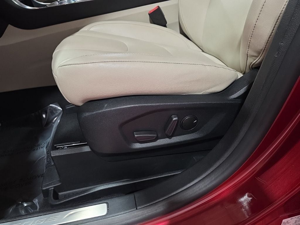 2022 Ford Edge Titanium Carbravo Certified