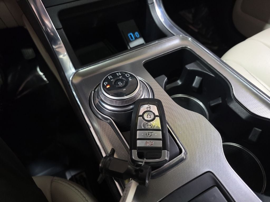 2022 Ford Edge Titanium Carbravo Certified