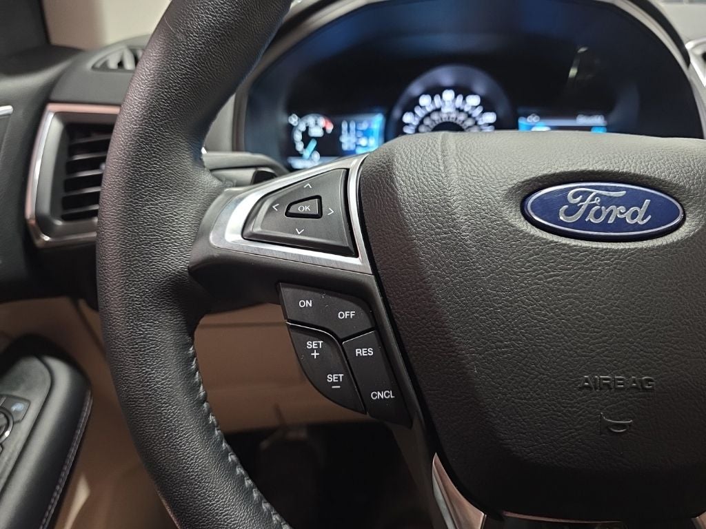 2022 Ford Edge Titanium Carbravo Certified