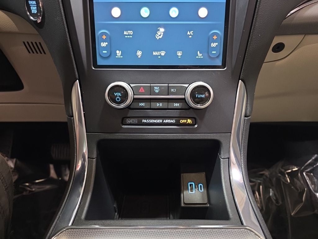 2022 Ford Edge Titanium Carbravo Certified