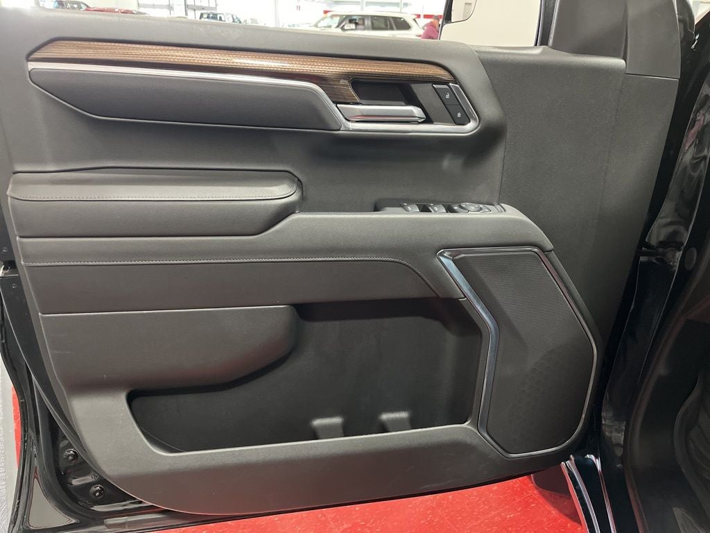 2024 Chevrolet Silverado 1500 LT LT1