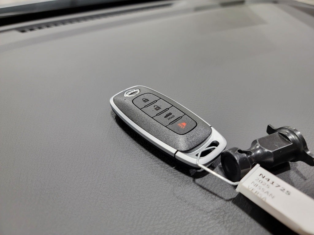 2025 Nissan Versa 1.6 SV