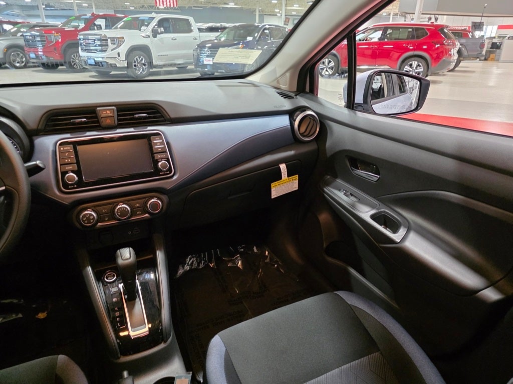 2025 Nissan Versa 1.6 SV