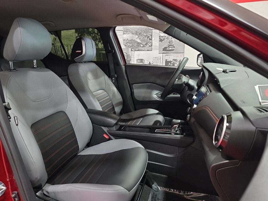 2024 Nissan Kicks SR Carbravo CPO