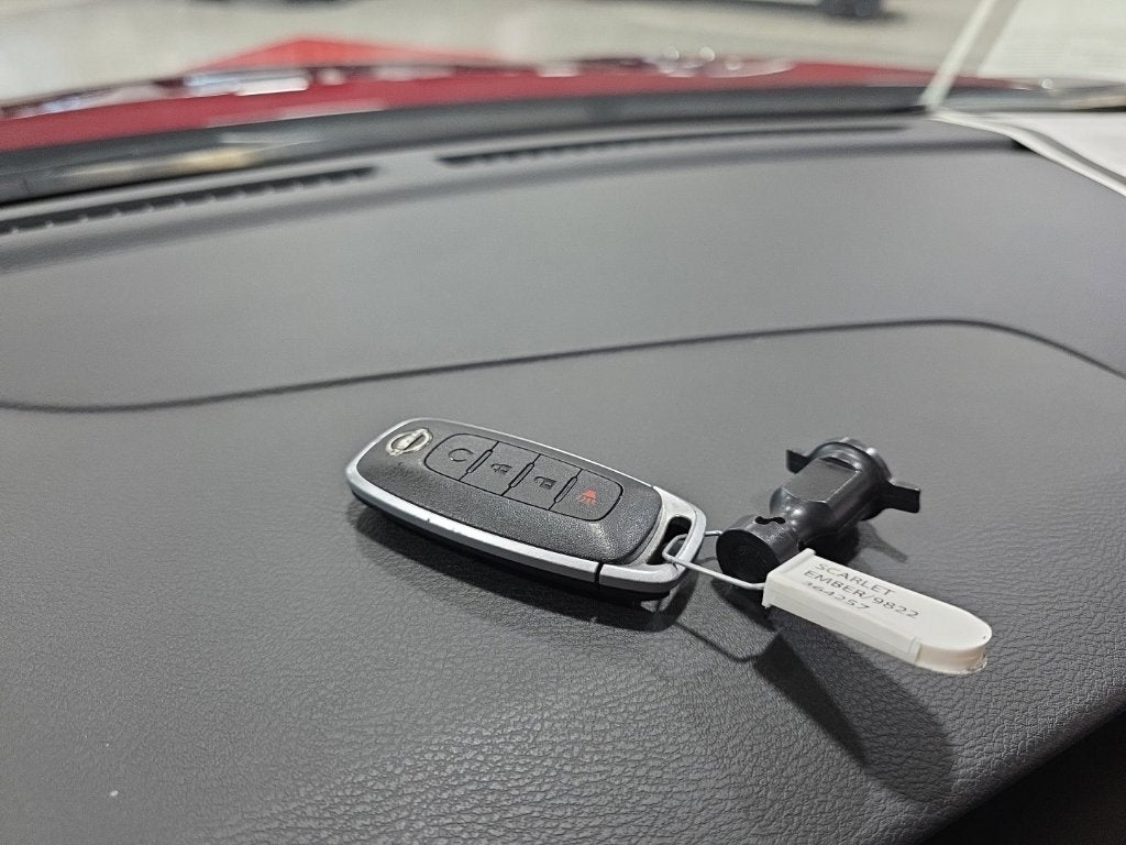 2024 Nissan Kicks SR Carbravo CPO