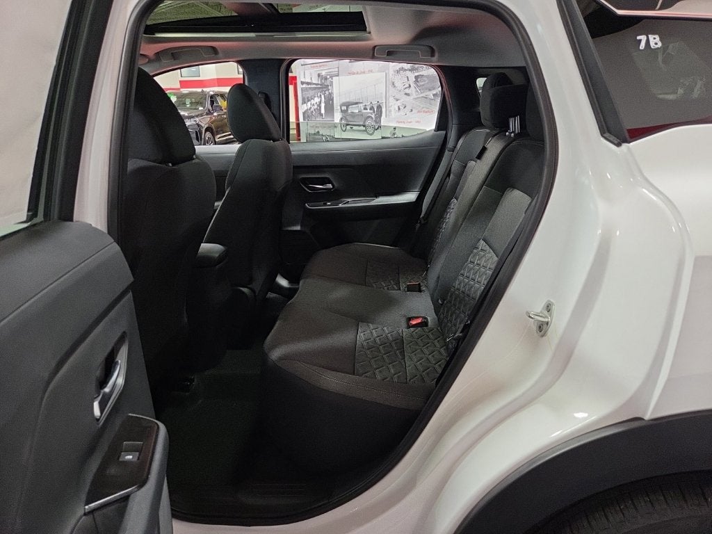 2027 Nissan Kicks SV