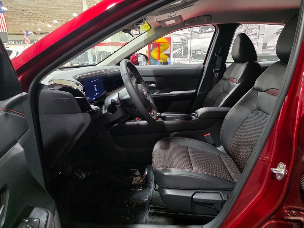 2025 Nissan Kicks SR