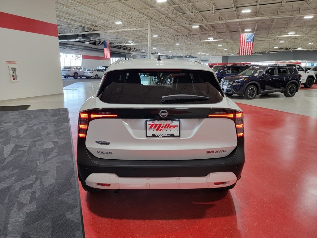 2026 Nissan Kicks SR