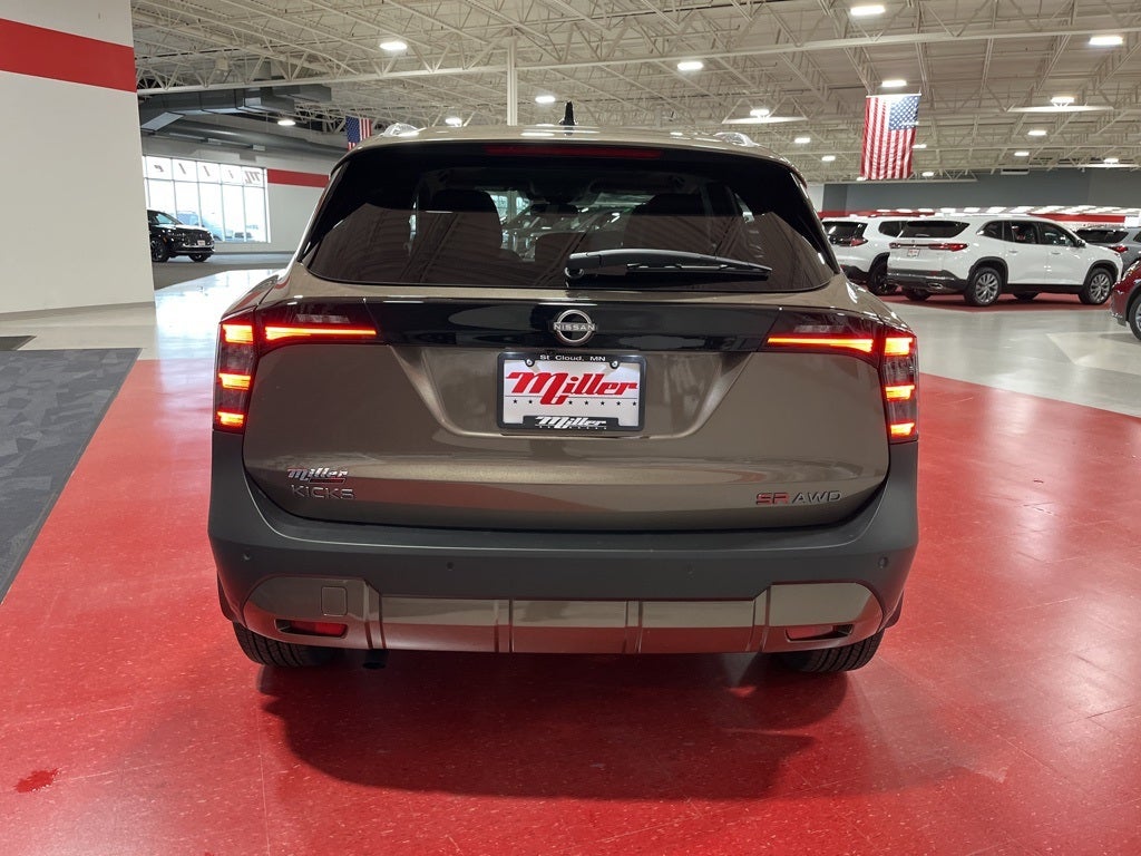 2026 Nissan Kicks SR