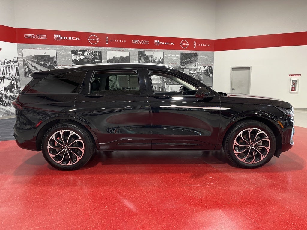 2025 Lincoln Nautilus Reserve