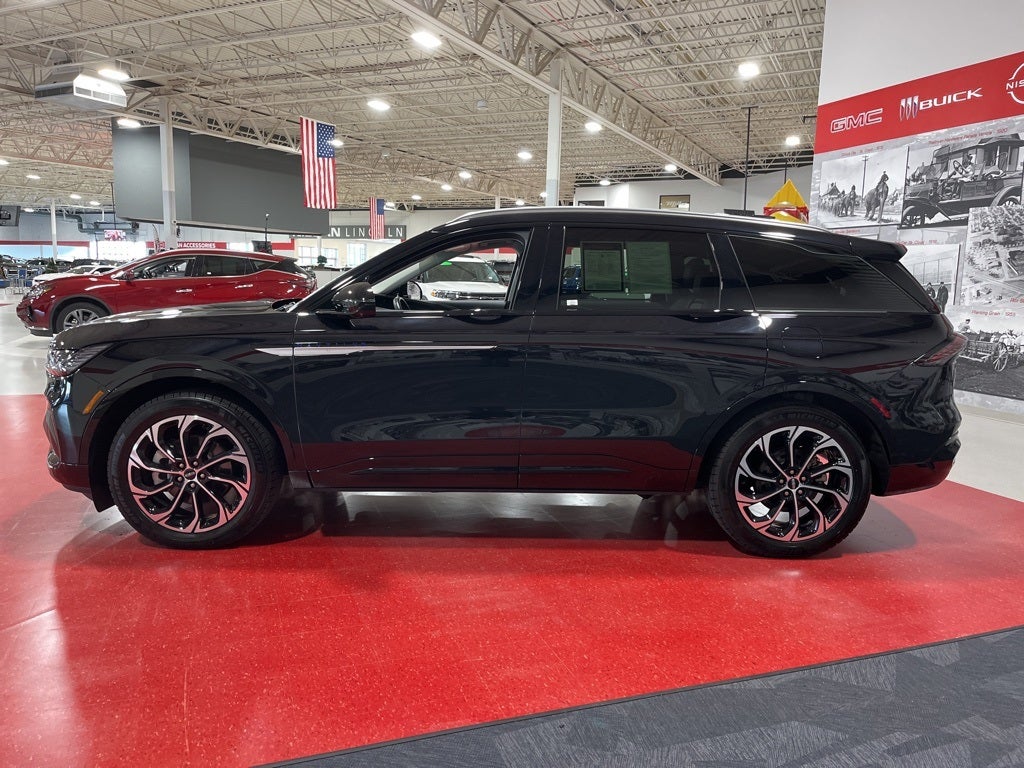 2025 Lincoln Nautilus Reserve