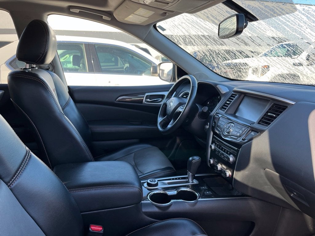 2020 Nissan Pathfinder SL
