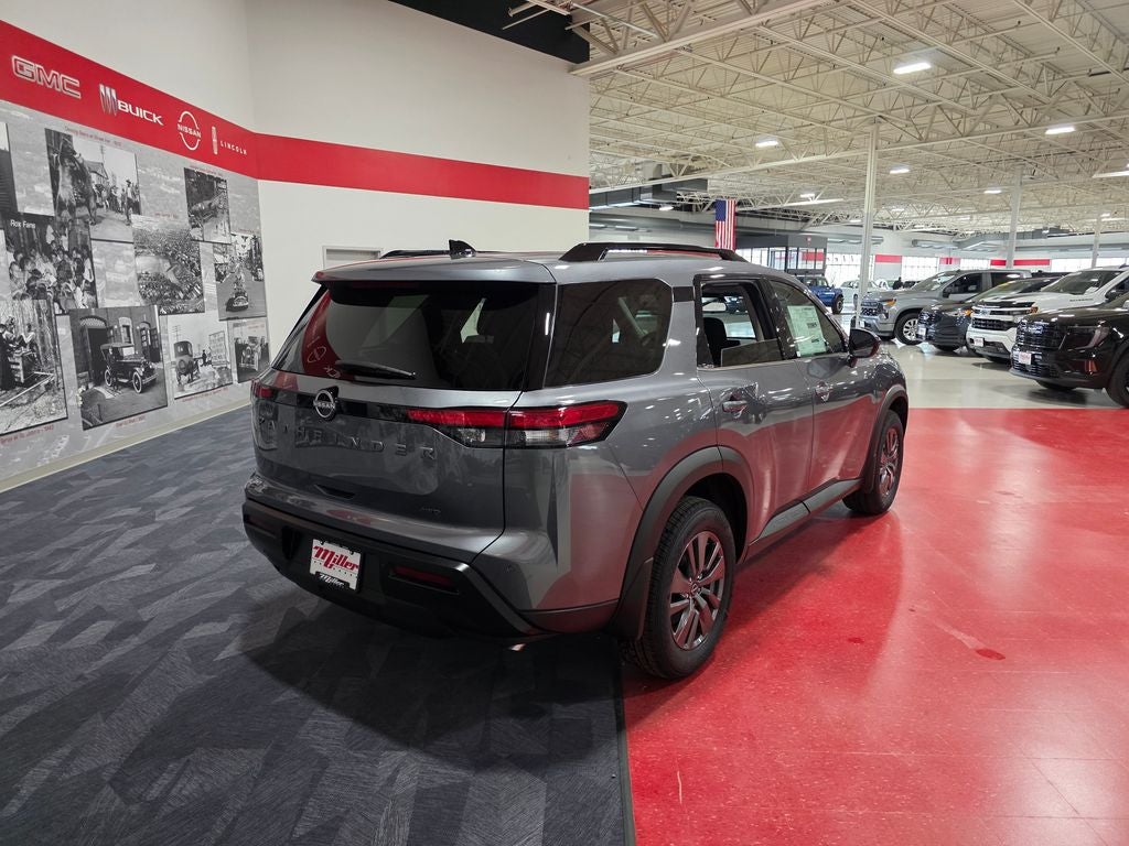 2026 Nissan Pathfinder SV