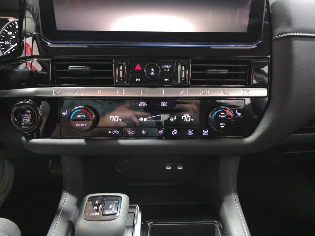 2026 Nissan Pathfinder SV