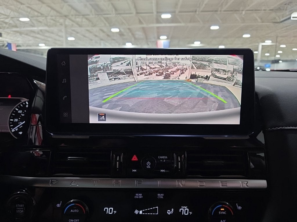 2026 Nissan Pathfinder SV