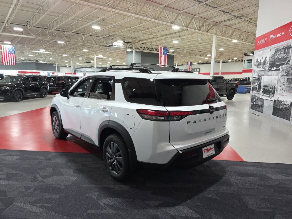 2026 Nissan Pathfinder SV